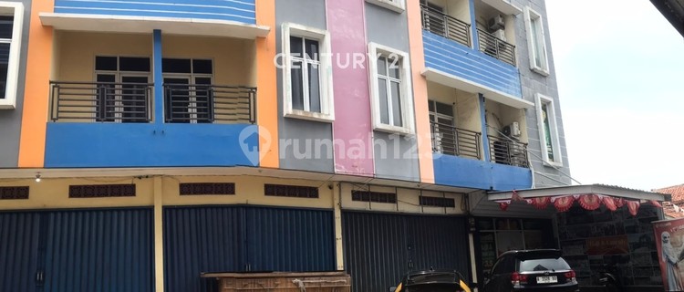 Ruko on Tb Suwandi Street, Strategic Location in Front of RRI and EF 1