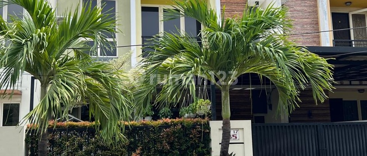 Rumah 2 Lantai Harapan Indah Bekasi 1