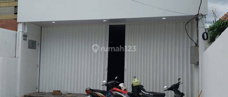 Disewakan Toko Bagus dan Luas di Pandanaran, Semarang Tengah 1