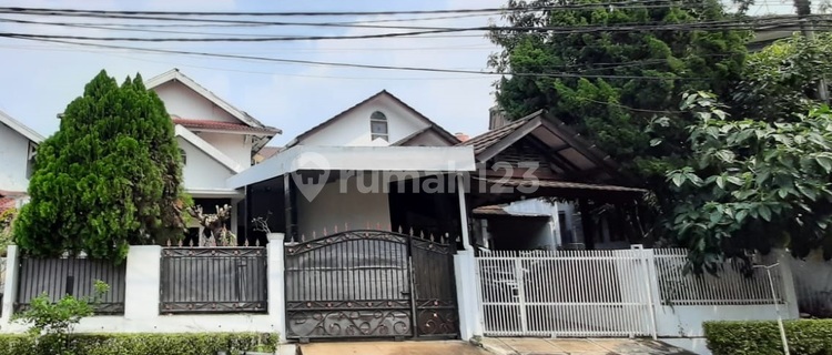 Rumah Bagus, Luas, Strategis, Dekat Stasiun di Bintaro Sektor 3,, 1