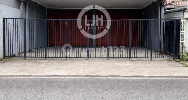 For Rent: Connected Shophouse with Large Area in Jatikramat, Bekasi 1