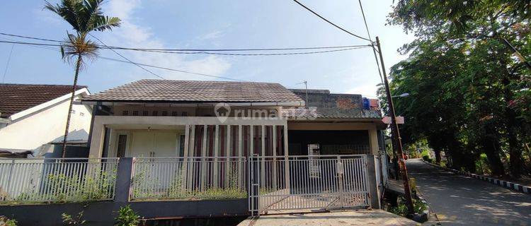 Rumah Sewa Siap Huni Dekat Stasiun Lrt  1