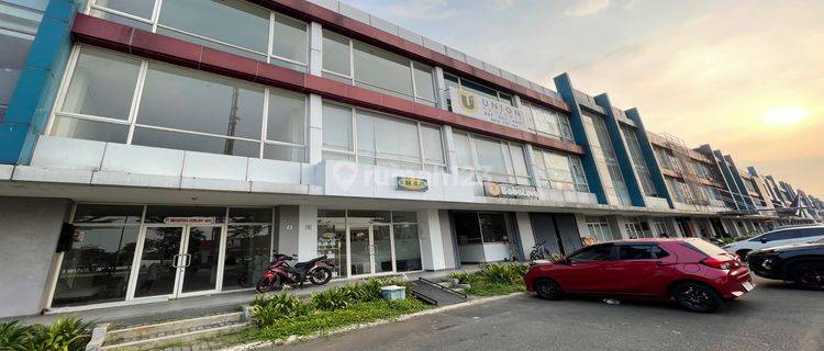 Ruko Terrace 8 Tempal Jalan Utama Parkiran Luas 1