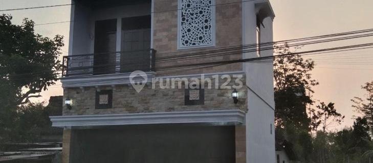 Shophouse suitable for business, located on the side of Jl Palagan, 8 minutes to UII, Sleman 1