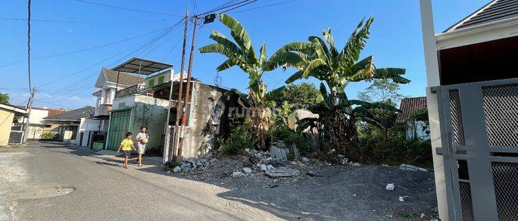 Utara UGM; Tanah Akses Papasan Lokasi 400 Meter Jl. Damai cocok kost 1