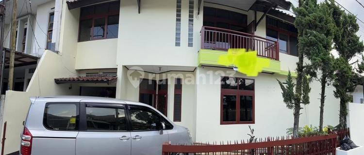 Strategic, Well-Maintained House in the Pajajaran Wing, Central Bandung City. 1