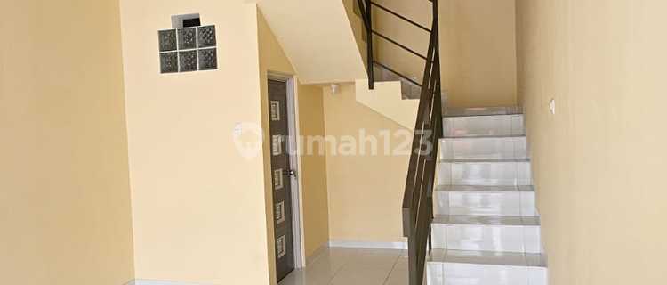 Strategic 3-Story Shop House for Rent in Riung, Bandung 1