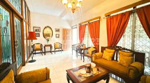 Ready-to-Live House in a Scenic Environment on Sukahaji Main Road, Bandung 1
