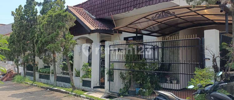 Well-Maintained Move-In Ready House in Sanggar Hurip Soetta Complex, Bandung 1