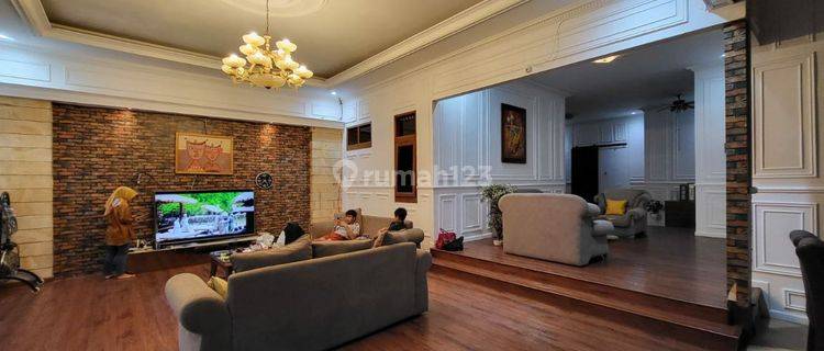 Rumah Lux 2 Lantai Full Furnished di Sayap Sarijadi Bandung 1