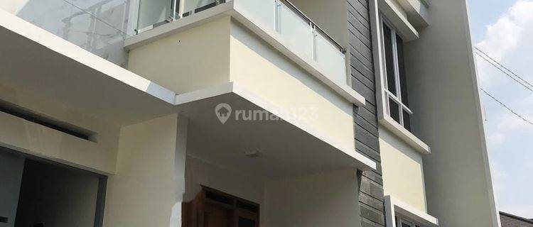 Rumah Baru 2 Lantai Minimalis Siap Huni di Kopo Mas, Bandung 1