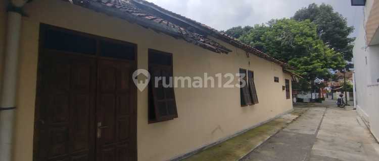 House Suitable for Residence or Office North of Maguwoharjo Stadium 1