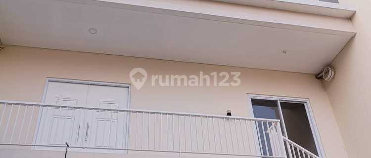 For Sale Modern 3-Story House in Puri Indah, Size 8x20 m², Price Rp 7.5M. 1