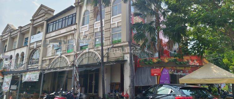 Dijual ruko hook pinggir jalan Boulevar Grand Galaxy City 1