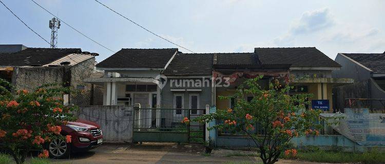 Disewakan Rumah dijalan utama komplek  1