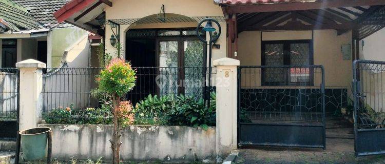 Rumah Lama Satu Lantai Dijual Di Cinere,strategis & Bebas Banjir 1