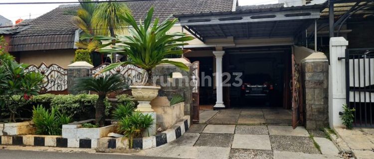 Ready-to-Occupy Spacious and Lush House in Kavling DKI Pondok Kelapa, East Jakarta 1