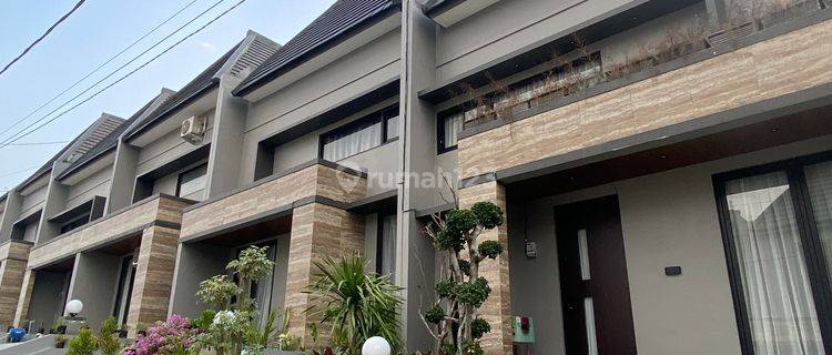 Rumah Modern 2 Lantai Lokasi di Kota Batu Depan Jatim Park 3 1