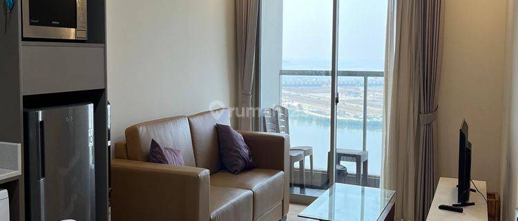 Dijual Unit Apartemen Gold Coast Lantai Middle Full Furnished Sea View  1