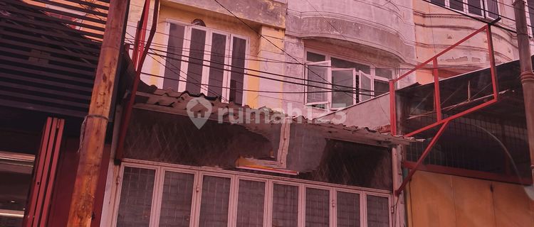 Strategic Sumatera Shop House 1