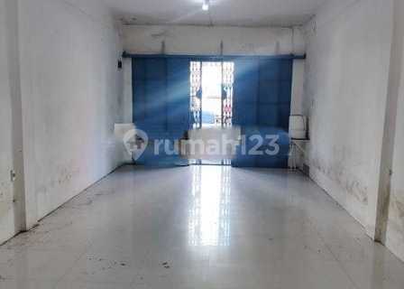 Ready-to-Occupy Business Shophouse in Sutomo 1