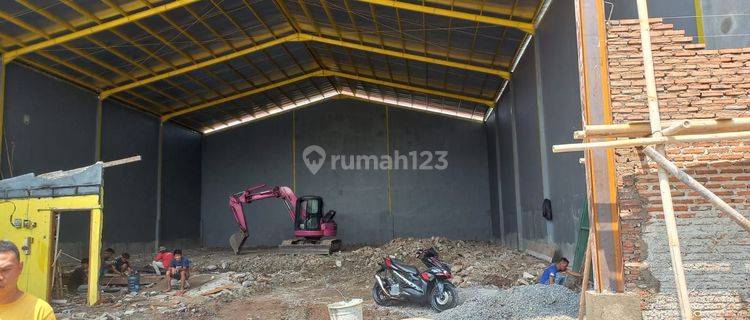 DISEWAKAN Gudang Baru Di Cipondoh, Akses Kontainer 40 Feet 1