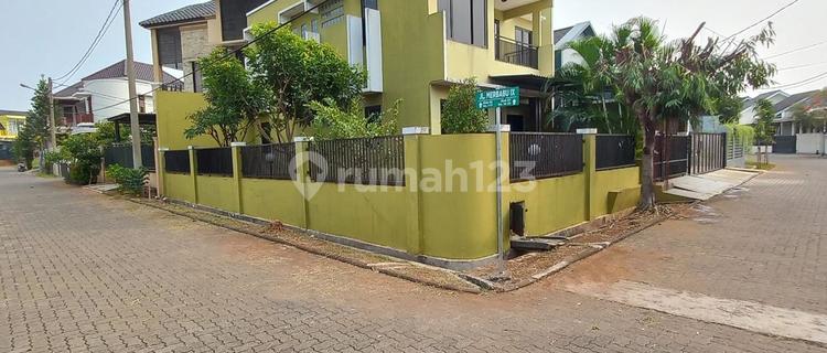 For Sale Corner House Near Station in Villa Gunung Lestari 1