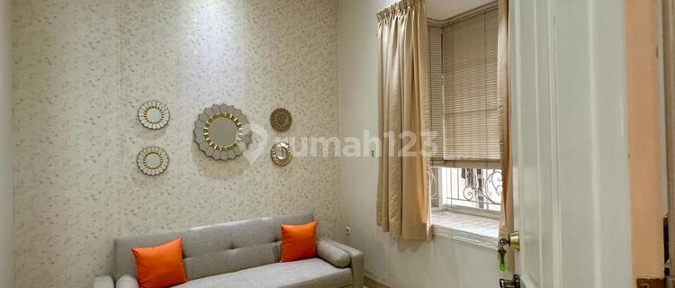 Disewakan Rumah Cantik di  Komplek Puri Perdana, Jakarta Barat 1