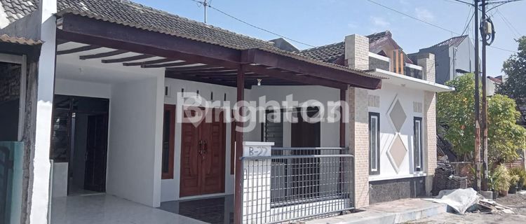 Ready-to-Live House, Just Bring Your Suitcase, No Renovation Needed, Clean and Neat, Flood-Resistant, Plamongan Indah, Pedurungan, East Semarang. 1