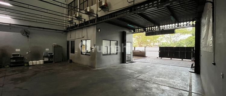 Ruang Usaha Variasi Mobil Dan Aksesoris Masih Aktif Dijual Murah Tanah Mas Semarang Utara 1