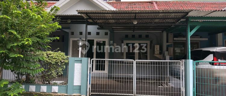 1.5-Story House Near Karangturi School, Graha Padma, Semarang 1