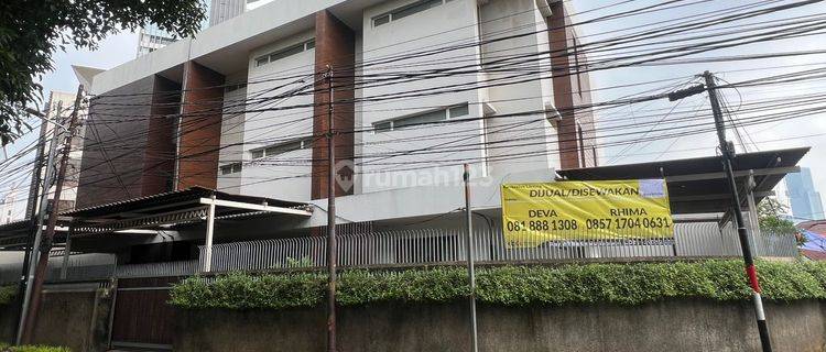 Rumah Mewah 3 Lantai Menteng Jakarta Pusat 1