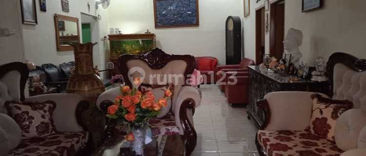 Rumah Bagus Semi Furnished SHM Condet, Jakarta Timur 1