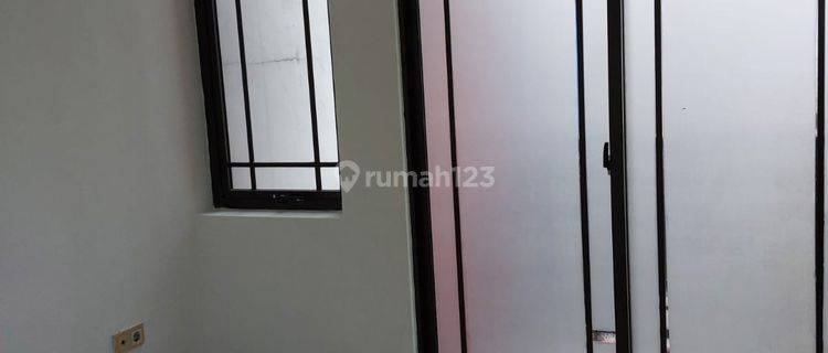 Rumah di Green Lake City Cluster Asia Strategis  1