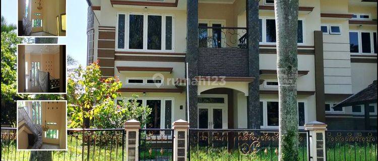 Rumah Mewah 2 Lantai Dalam Komplek Elit, Hook, Malang Kota 1