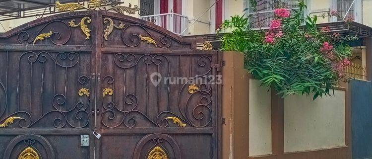 Rumah Dijual Rumah Siap Huni Berlokasi di Kalisari Cijantung 1