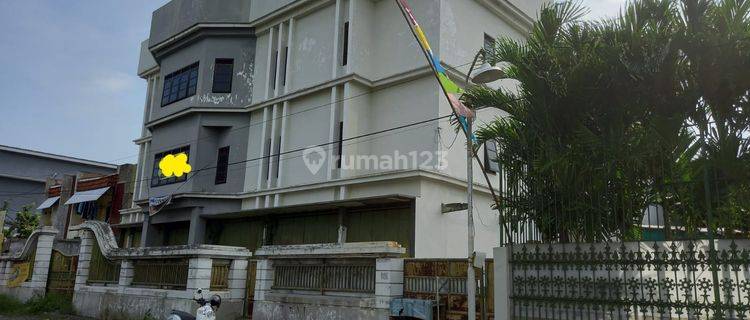 Dijual Kost Besar 60kamar di Cemani Solo 1