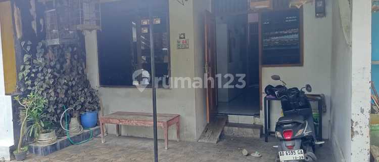 Rumah Unfurnished Jebres, Solo SHM Butuh Minim Renovasi 1