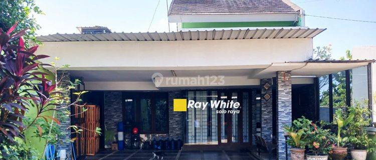 Rumah 1,5 Lantai Modern Dekat Hotel Lor In Colomadu Solo 1