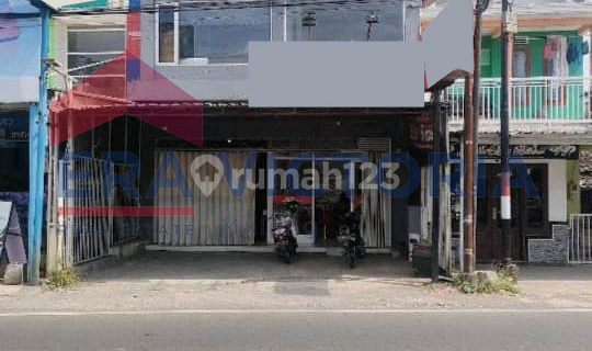Strategic Shophouse on Pakis Main Road, Suitable for Culinary and Business. 1