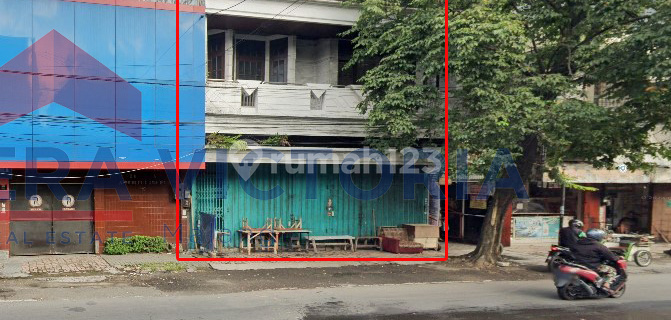 Roadside Shophouse Aligned with the Colorful Village, Suitable for Business 1
