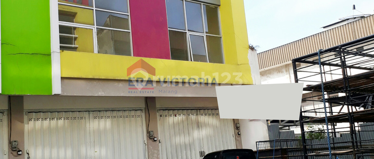 Strategic Shop House in the Central Market, Suitable for Business & Office 1