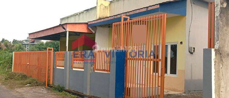 Jual Cepat Rumah dan Toko Strategis Di Sambirejo Pare Kediri, Full Pagar Keliling, Bonus CCTV & Carport Luas 1