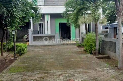 Jual Rumah 2 Lantai SHM di Jl. Raya Bromo Ketapang, Probolinggo 1