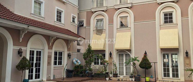 Rumah 3 Lantai di Vanya Park,Fasilitas Kolam Renang Depan Rumah,Nego Hingga Deal 1