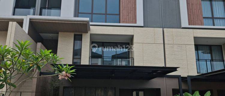 RUMAH CANTIK 2 LANTAI SIAP HUNI LOKASI STRATEGIS DI KIMORA BSD 1