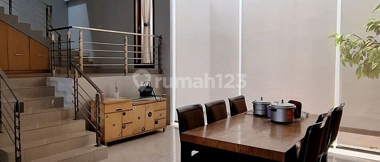 For Rent Partially Furnished House In Alam Sutera, Near Laurensia School 1