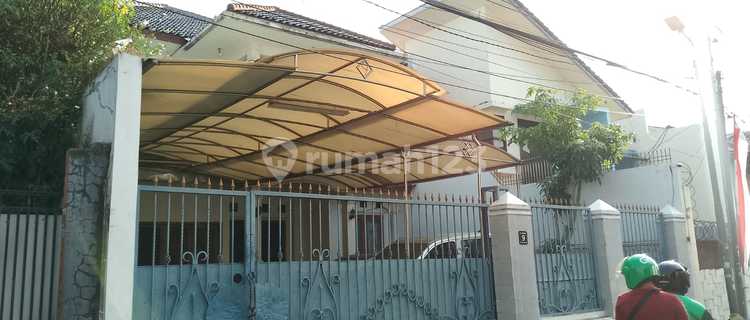 2-Story House Suitable for Boarding House on Jl Anggrek, Kelapa Dua, Kebon Jeruk, West Jakarta 1