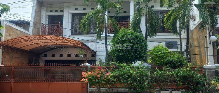 Rumah Mewah Murah 2 Lantei Terletak Di Jln Zamrut Raya Jakarta Pusat 1