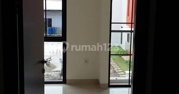 For Sale: House Below Market Price in Green Village Cipondoh 1